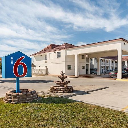 Motel 6-San Marcos, Tx - North Екстер'єр фото