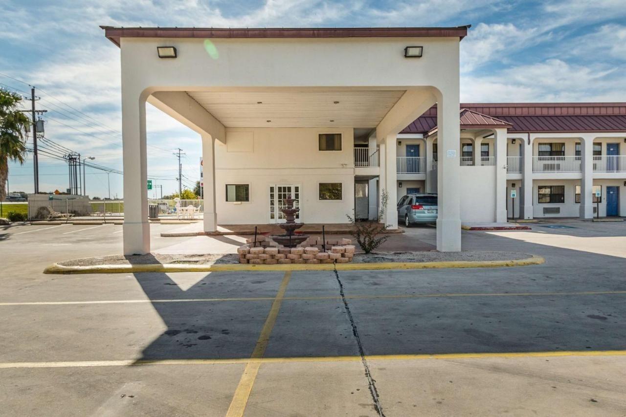 Motel 6-San Marcos, Tx - North Екстер'єр фото