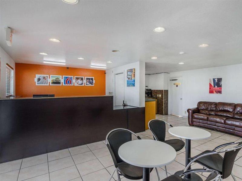 Motel 6-San Marcos, Tx - North Екстер'єр фото