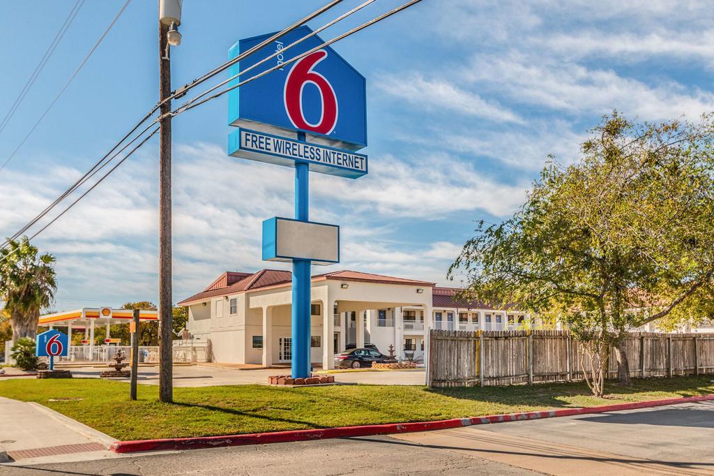 Motel 6-San Marcos, Tx - North Екстер'єр фото