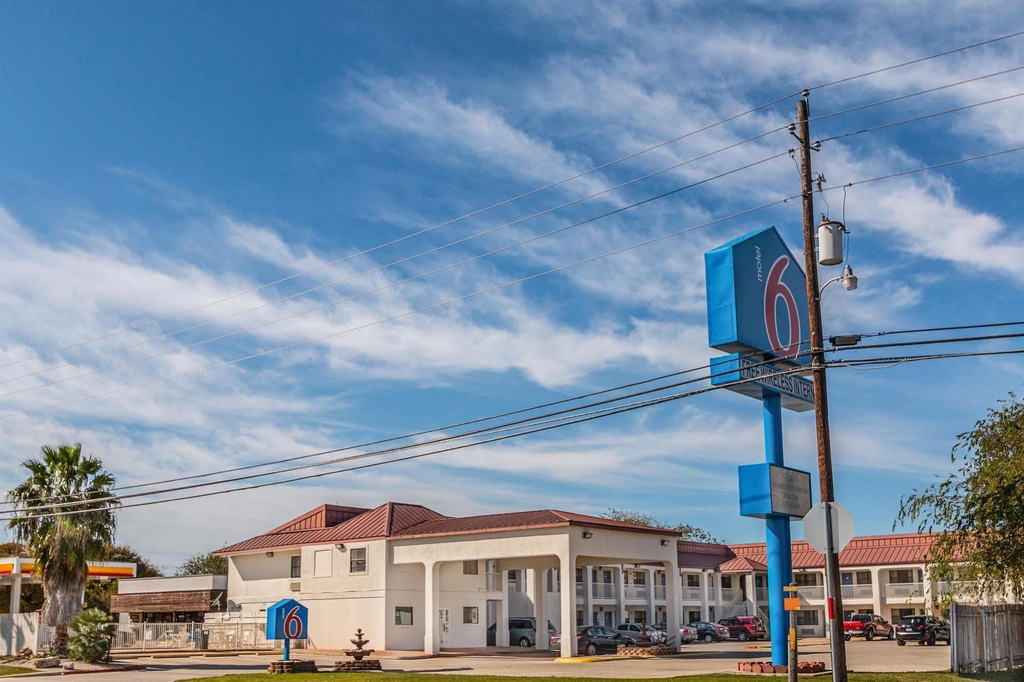 Motel 6-San Marcos, Tx - North Екстер'єр фото