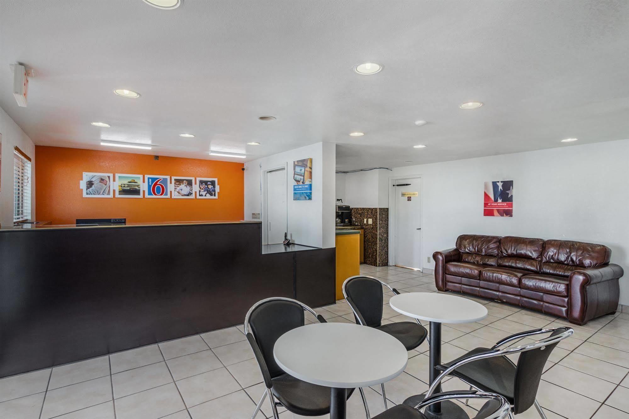 Motel 6-San Marcos, Tx - North Екстер'єр фото